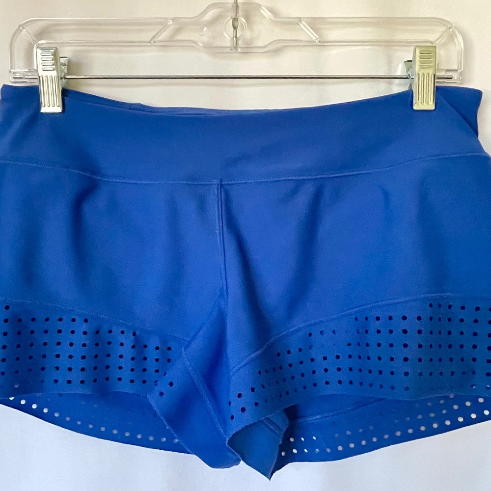 Lululemon Low Rise Shorts - 2.5" Inseam - Size 8 - Blue